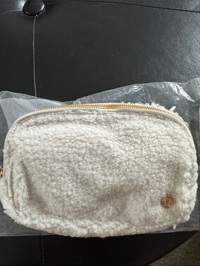 Lululemon Everywhere Fleece Belt Bag NWT
